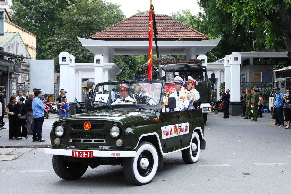 Lễ di quan nguyên Phó Thủ tướng Vũ Khoan về nơi an nghỉ cuối cùng. (Ảnh: Phạm Kiên/TTXVN)
