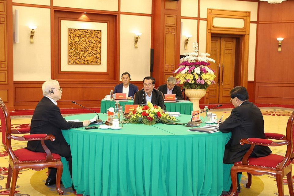 Chủ tịch Đảng Nhân dân Campuchia Hun Sen phát biểu tại cuộc gặp. (Ảnh: Trí Dũng/TTXVN)