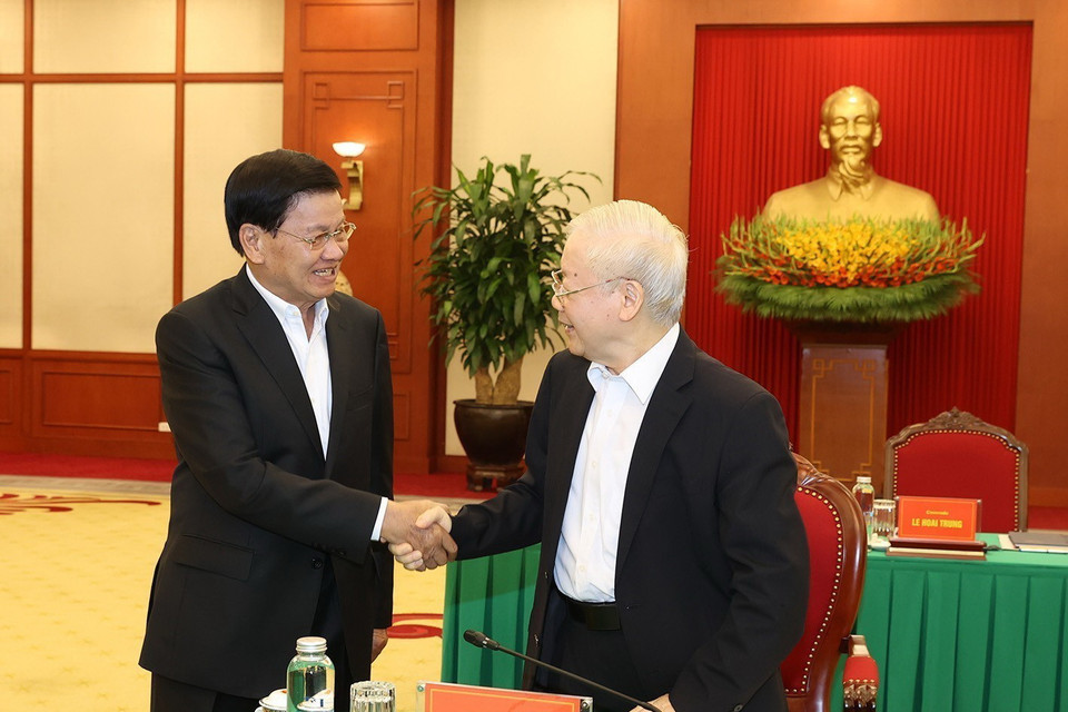 Tổng Bí thư Nguyễn Phú Trọng đón Tổng Bí thư, Chủ tịch nước Lào Thongloun Sisoulith. (Ảnh: Trí Dũng/TTXVN)