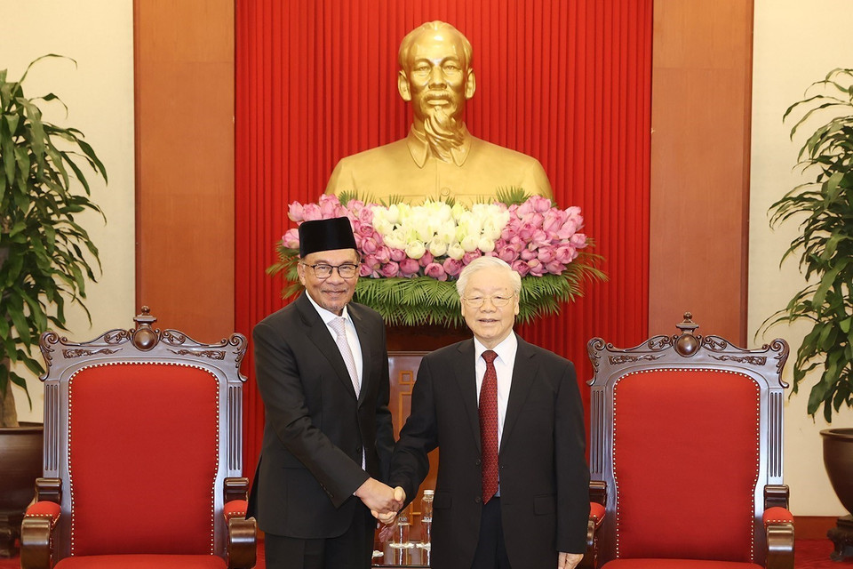 Tổng Bí thư Nguyễn Phú Trọng tiếp Thủ tướng Malaysia Anwar Ibrahim thăm chính thức Việt Nam. (Ảnh: Trí Dũng/TTXVN)