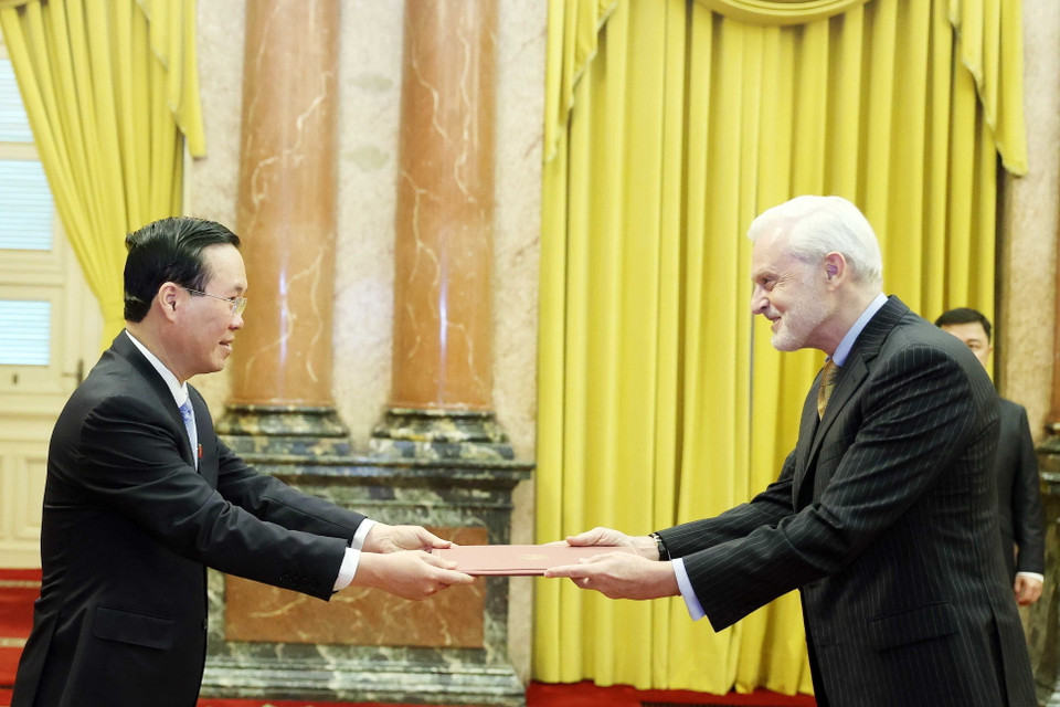 Chủ tịch nước Võ Văn Thưởng tiếp Đại sứ Bồ Đào Nha trình Quốc thư. (Ảnh: Thống Nhất/TTXVN)