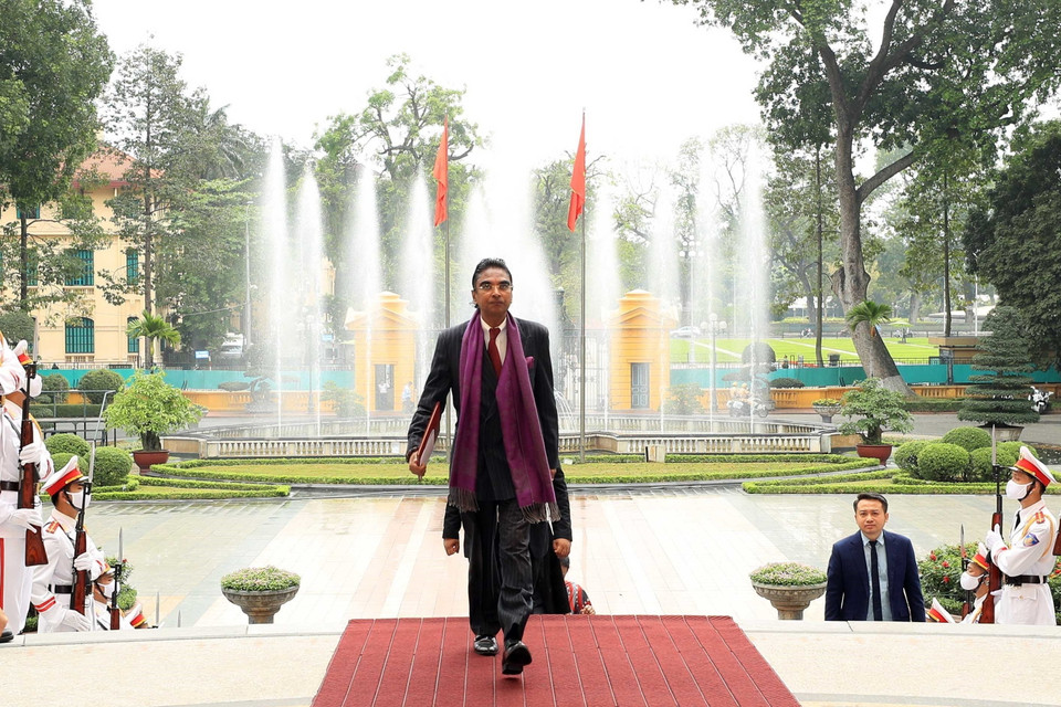 Đại sứ Sri Lanka Sajeewa Umanga Mendis đến Quốc thư. (Ảnh: Thống Nhất/TTXVN)