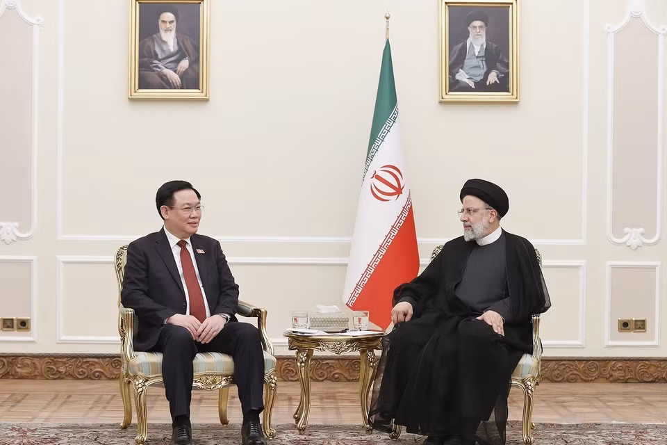 Tổng thống Iran nhiệt liệt chào mừng chuyến thăm của Chủ tịch Quốc hội Vương Đình Huệ. (Ảnh: Doãn Tấn/TTXVN)