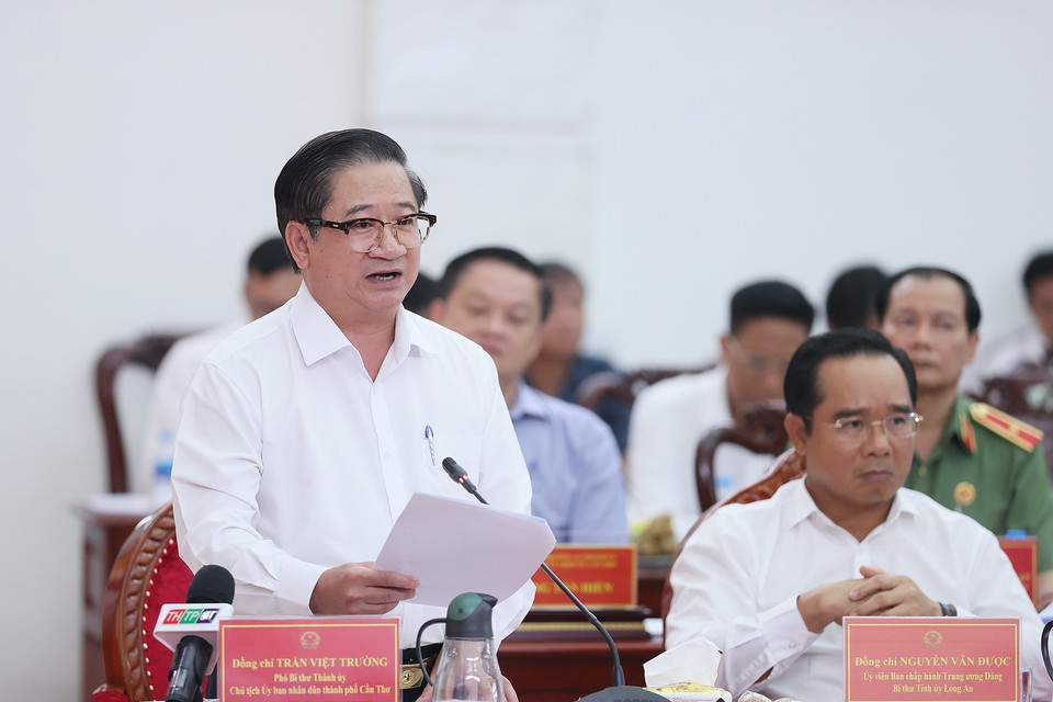 Chủ tịch UBND thành phố Cần Thơ Trần Việt Trường phát biểu. (Ảnh: Dương Giang/TTXVN)