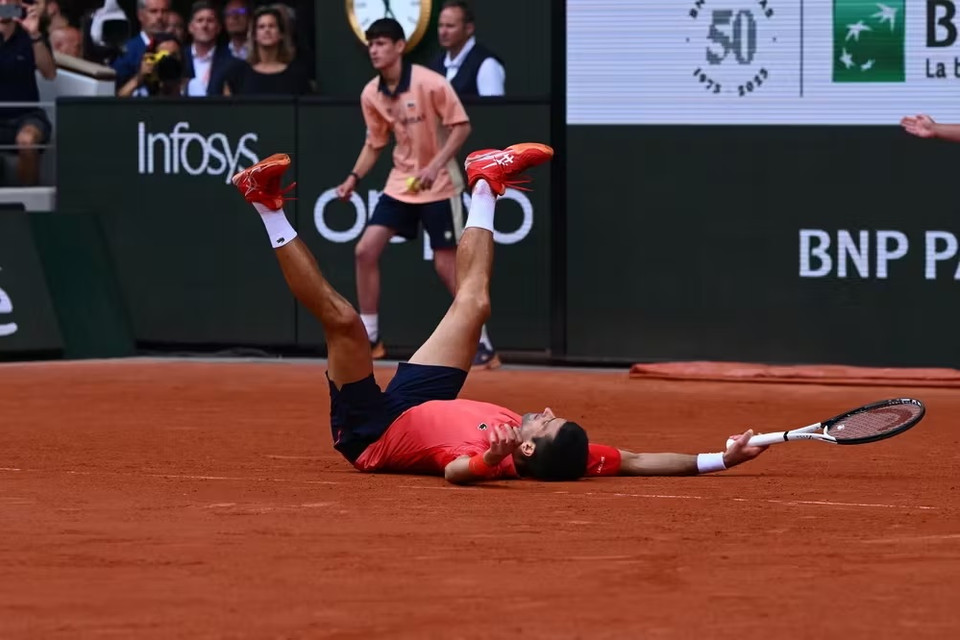 Ở set đấu quyết định, Nole đã gặp đôi chút khó khăn nhưng rồi anh cuối cùng cũng đã giành thắng lợi với tỷ số 7-5. (Nguồn: FFT)