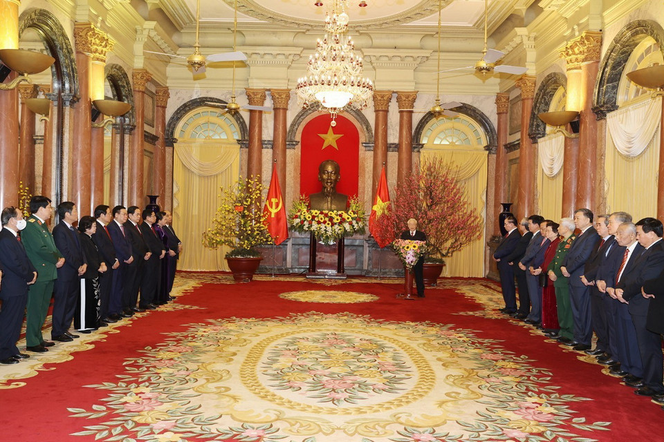 Tổng Bí thư, Chủ tịch nước Nguyễn Phú Trọng và Thủ tướng Nguyễn Xuân Phúc với các lãnh đạo và nguyên lãnh đạo Đảng, Nhà nước. (Ảnh: Trí Dũng/TTXVN)