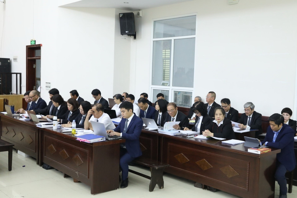 Luật sư bào chữa cho các bị cáo tại phiên tòa. (Ảnh: Văn Điệp/TTXVN)