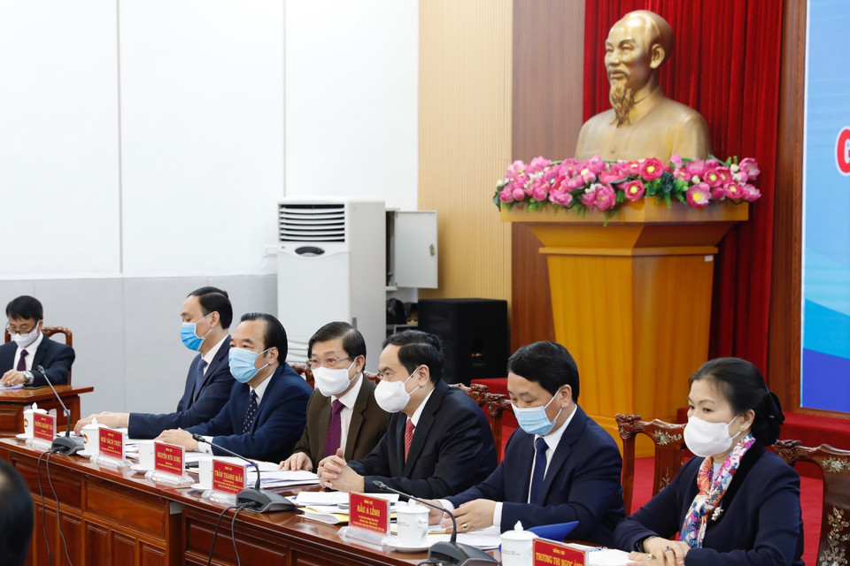 Đoàn chủ tọa chủ trì hội nghị. (Ảnh: Dương Giang/TTXVN)