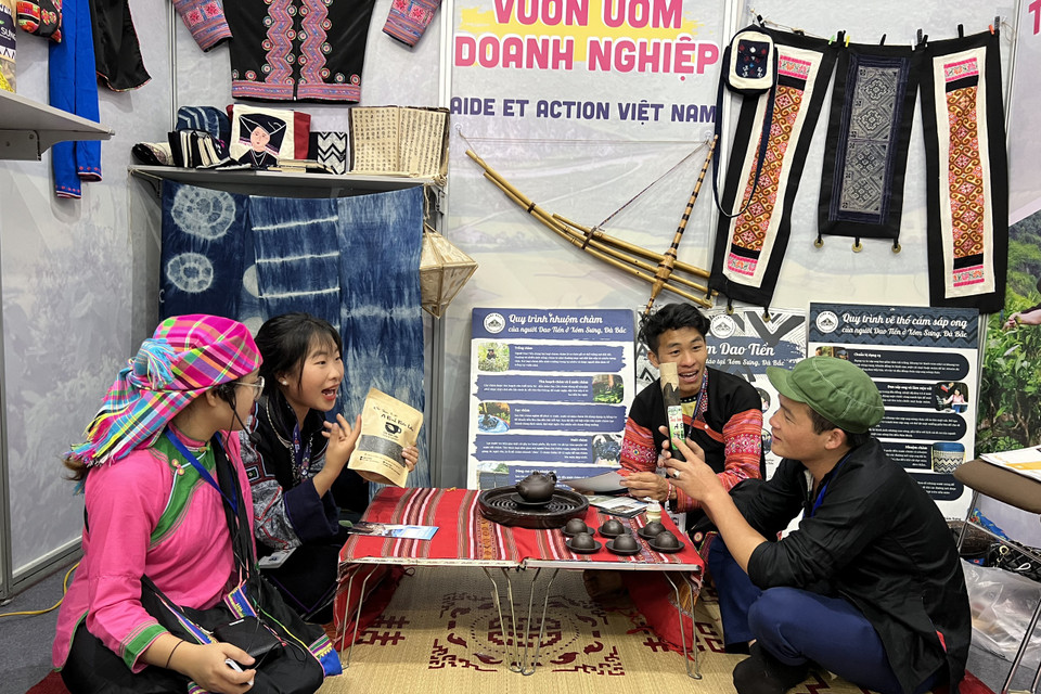 Không gian ươm mầm những doanh nghiệp trẻ của một tổ chức phi chính phủ được giới thiệu tại hội chợ. (Ảnh: Mai Mai/Vietnam+)