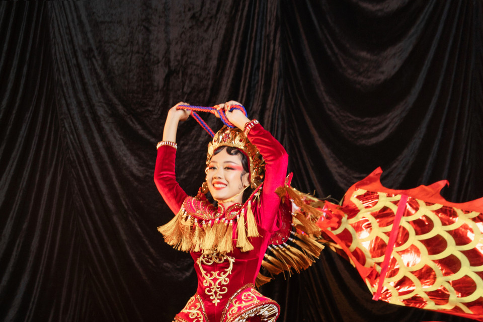 'Vũ khúc thiên long' của đội huấn luyện viên Nguyễn Minh Tuấn. (Ảnh: PV/Vietnam+)