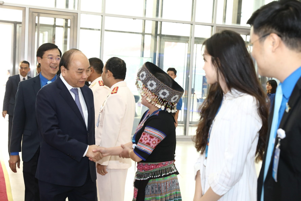  Thủ tướng Chính phủ Nguyễn Xuân Phúc đến dự Đại hội đại biểu toàn quốc Hội Liên hiệp Thanh niên Việt Nam lần thứ VIII, nhiệm kỳ 2019-2024 và đối thoại với thanh niên với chủ đề 'Khát vọng thanh niên Việt Nam-vì Tổ quốc giàu mạnh và văn minh.' (Ảnh: Văn Điệp/TTXVN)