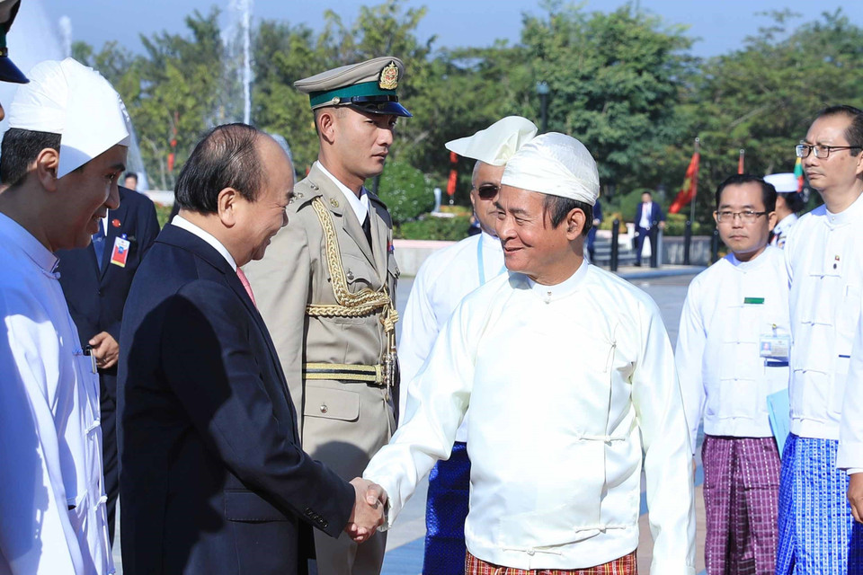  Thủ tướng Nguyễn Xuân Phúc cùng Đoàn đại biểu cấp cao Chính phủ Việt Nam thăm chính thức nước Cộng hòa Liên bang Myanmar từ ngày 16-18/12. (Ảnh: Thống Nhất/TTXVN)
