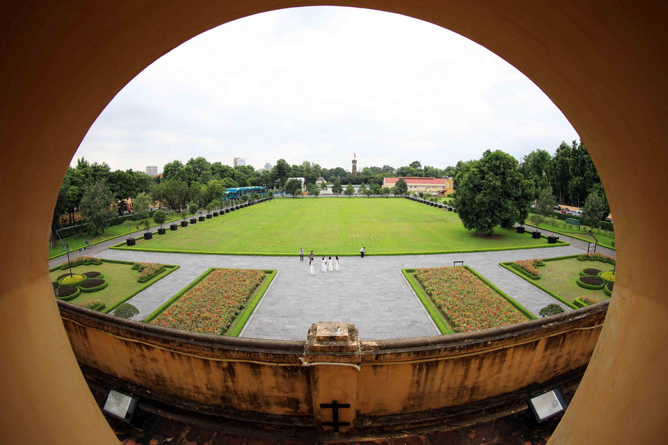 Sân Cột cờ Hà Nội, nơi tổ chức lễ chào cờ đầu tiên trong ngày giải phóng Thủ đô, chiều 10/10/1954. (Ảnh: Thanh Tùng/TTXVN)