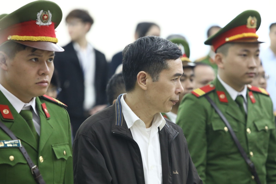 Bị cáo Phạm Đình Trọng (sinh năm 1970, nguyên Vụ trưởng Vụ quản lý doanh nghiệp, Bộ Thông tin và Truyền thông) tại phiên tòa. (Ảnh: Văn Điệp/TTXVN)