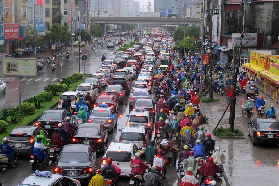 Tắc đường trên phố Lê Văn Lương. (Nguồn: TTXVN)