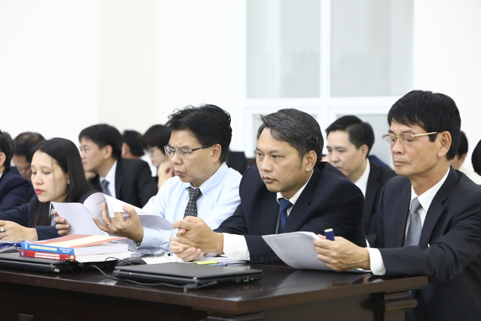 Đội ngũ luật sư bào chữa cho các bị cáo tại phiên tòa. (Ảnh: Văn Điệp/TTXVN)