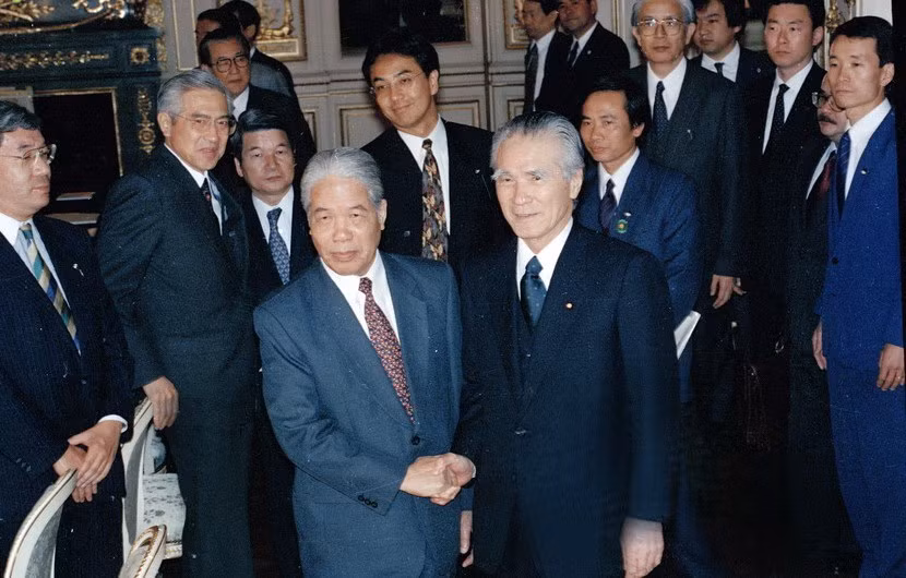 Thủ tướng Nhật Bản Tomiichi Murayama và Tổng Bí thư Đỗ Mười trong khuôn khổ chuyến thăm chính thức Nhật Bản từ 18-19/4/1995. (Ảnh: Xuân Lâm/TTXVN)