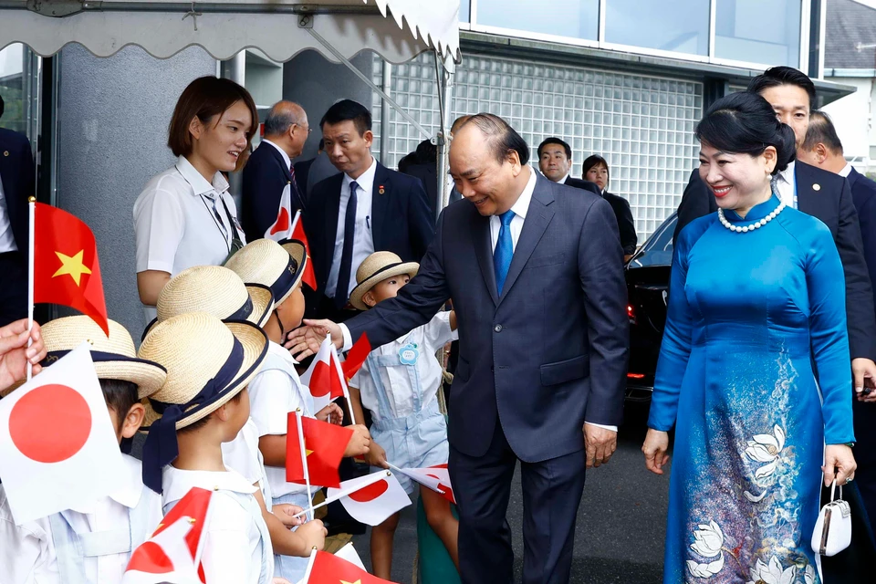 Thủ tướng Nguyễn Xuân Phúc cùng Phu nhân dự Lễ hội hoa sen Nhật-Việt. (Ảnh: Thống Nhất/TTXVN)