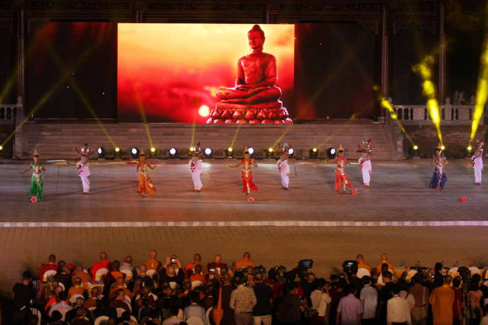 Biểu diễn nghệ thuật của đoàn Sri-Lanka. (Ảnh: Nguyễn Dân/TTXVN)