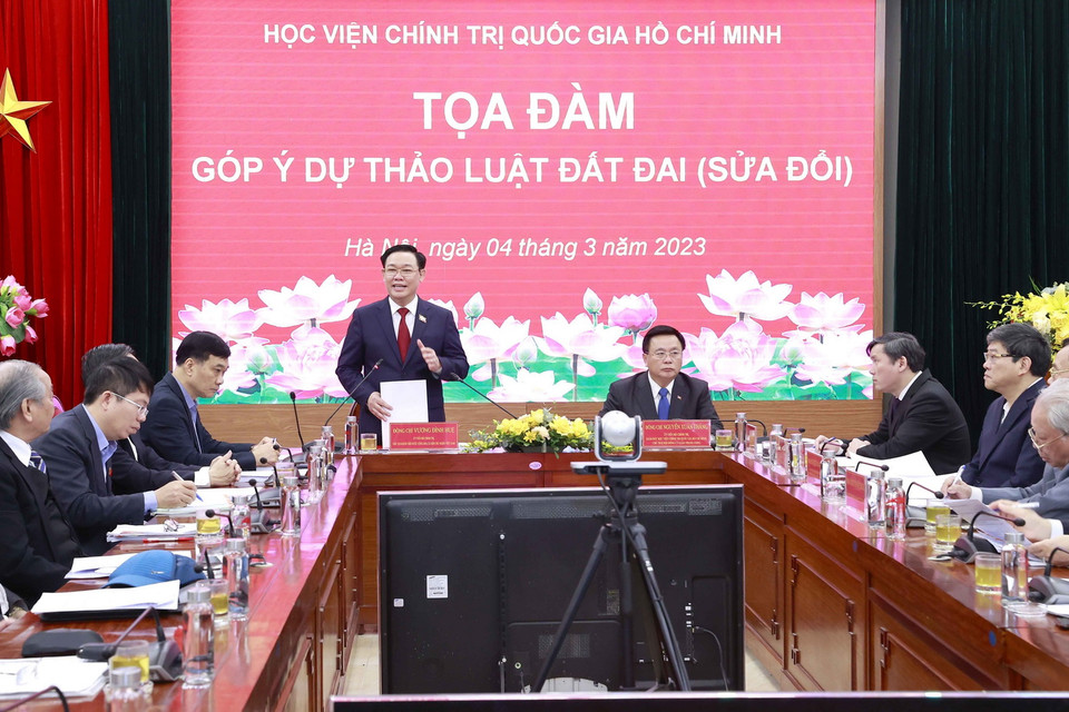 Chủ tịch Quốc hội Vương Đình Huệ phát biểu. (Ảnh: Doãn Tấn/TTXVN)