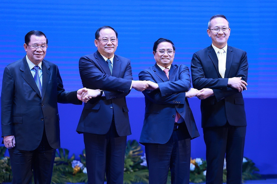 Thủ tướng Phạm Minh Chính, Thủ tướng Campuchia Samdech Hunsen, Thủ tướng Lào Sonexay Siphandone và Tổng Thư ký Văn phòng Tài nguyên nước quốc gia Thái Lan Surasri Kidti Monton chụp ảnh chung. (Ảnh: Dương Giang/TTXVN)