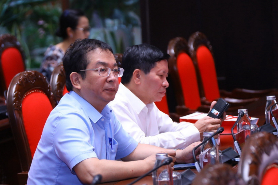 Phó Tổng Giám đốc Thông tấn xã Việt Nam Nguyễn Tuấn Hùng dự buổi lễ giới thiệu cuốn sách của Tổng Bí thư Nguyễn Phú Trọng về quân sự, quốc phòng. (Ảnh: Văn Điệp/TTXVN)