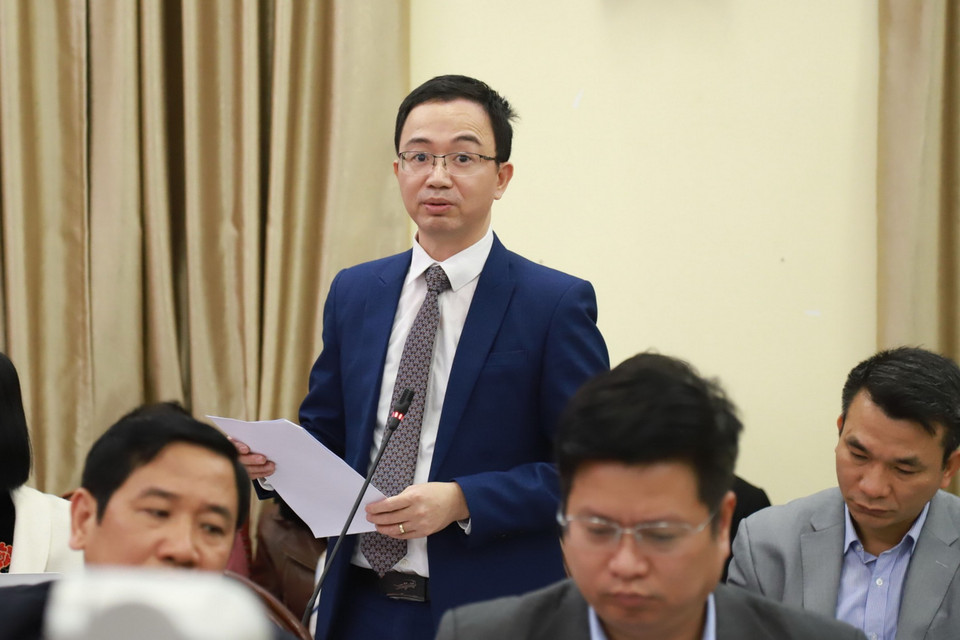 Phó Giáo sư-Tiến sỹ Nguyễn Ngọc Toàn, Viện Kinh tế, Học viện Chính trị quốc gia Hồ Chí Minh, góp ý về quy hoạch, kế hoạch sử dụng đất trong Dự thảo Luật Đất đai (sửa đổi) 2023. (Ảnh: Thanh Thảo/TTXVN phát)