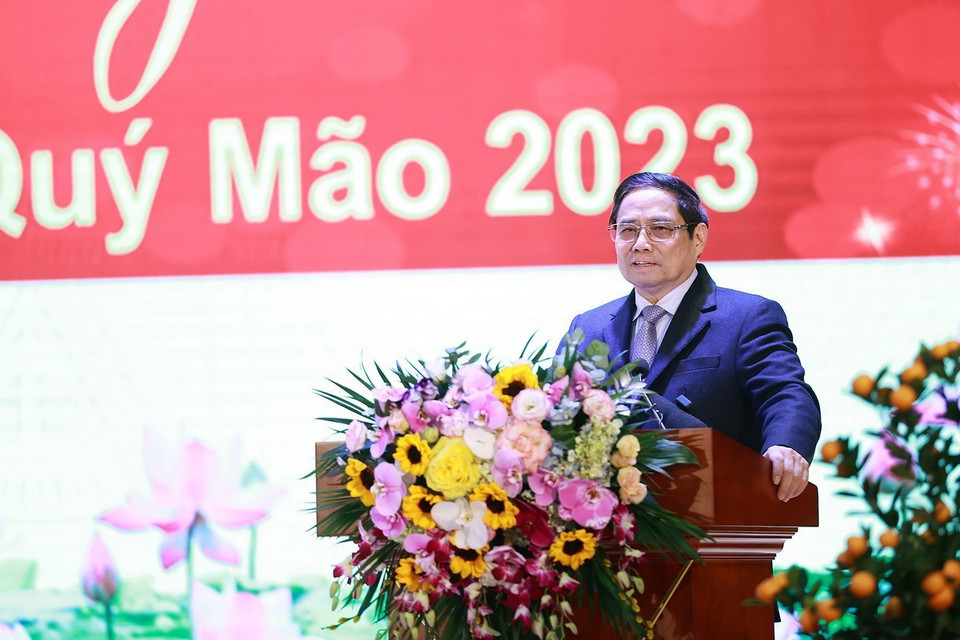 Thủ tướng Phạm Minh Chính giao nhiệm vụ và chúc Tết cán bộ, chiến sỹ Bộ Tư lệnh Binh chủng Tăng Thiết giáp. (Ảnh: Dương Giang/TTXVN)