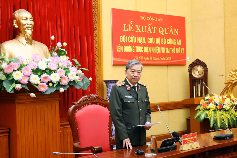 Đại tướng Tô Lâm, Bộ trưởng Bộ Công an phát biểu giao nhiệm vụ cho các thành viên trong Đoàn công tác. (Ảnh: Phạm Kiên/TTXVN)
