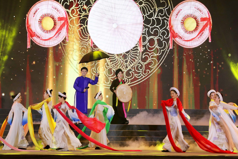 Tiết mục trình diễn Dân ca quan họ Bắc Ninh tại Liên hoan các Di sản Văn hóa Phi vật thể Đại diện Nhân loại. (Ảnh: Trung Kiên/TTXVN)