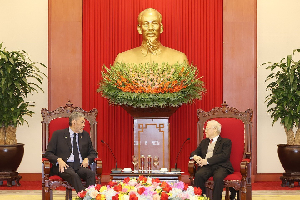 Tổng Bí thư Nguyễn Phú Trọng tiếp Tổng Bí thư Đảng Phong trào Cánh tả Thống nhất (MIU) Cộng hòa Dominicana Mejia Abreu Jose Miguel. (Ảnh: Trí Dũng/TTXVN)