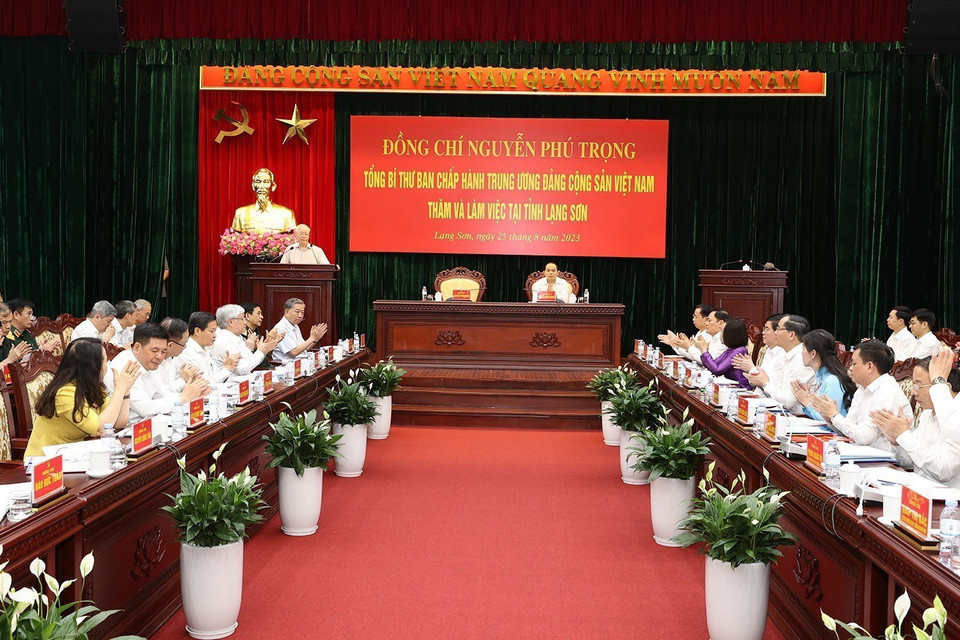 Tổng Bí thư Nguyễn Phú Trọng phát biểu tại buổi làm việc với Ban Thường vụ và lãnh đạo tỉnh Lạng Sơn. (Ảnh: Trí Dũng/TTXVN)