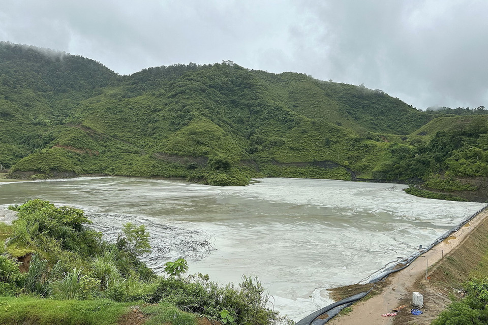 Hồ chứa của Công ty Cổ phần đồng Tả Phời nơi xảy ra sự cố. (Ảnh: Quốc Khánh/TTXVN)