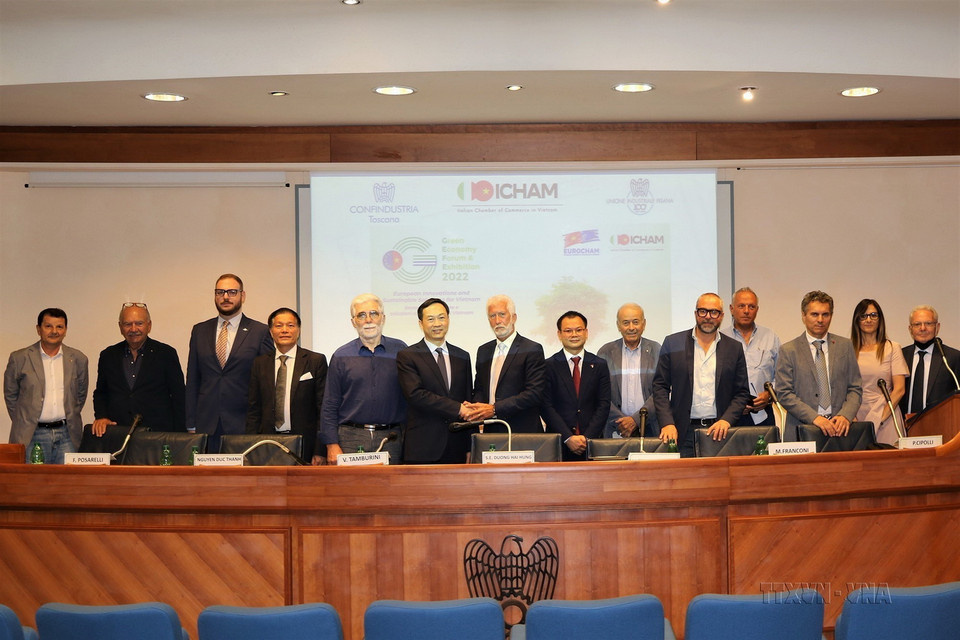 Hội thảo Hợp tác kinh tế Việt Nam - Italy với chủ đề "Việt Nam-Điểm đến kinh doanh và đầu tư của các doanh nghiệp Italy" do Liên đoàn Công nghiệp tỉnh Pisa và Phòng Thương mại Italytại Việt Nam (ICHAM) phối hợp tổ chức, ngày 5/7/2022. (Ảnh: Trường Dụy/TTXVN)