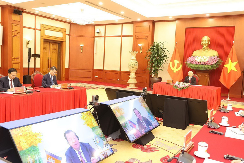  Tổng Bí thư Nguyễn Phú Trọng điện đàm với Chủ tịch Đảng Nhân dân Campuchia, Thủ tướng Chính phủ Vương quốc Campuchia Hun Sen. (Ảnh: Trí Dũng/TTXVN)