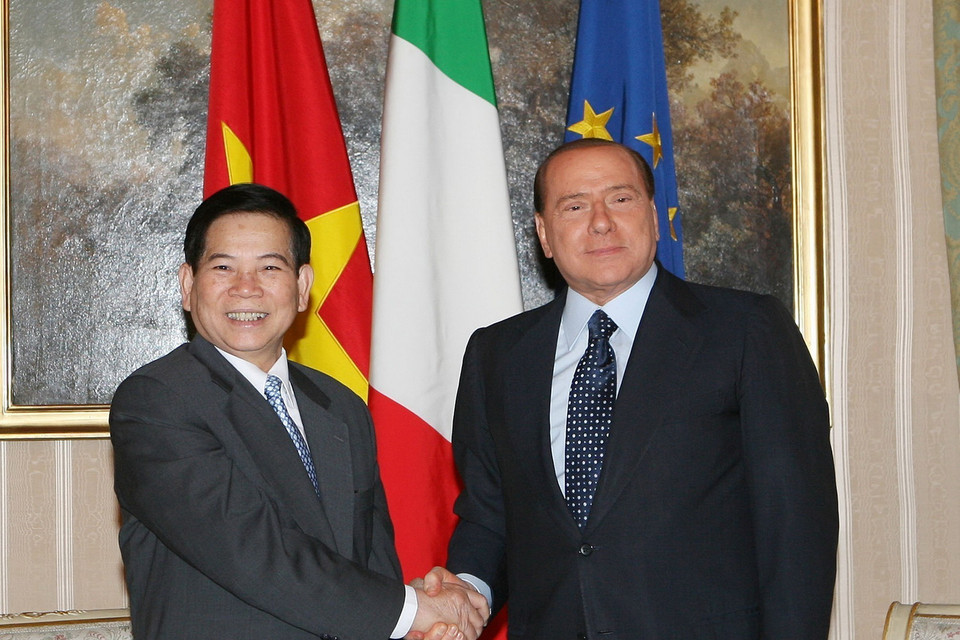 Thủ tướng Silvio Belusconi đón và hội đàm với Chủ tịch nước Nguyễn Minh Triết thăm cấp Nhà nước Italy từ 9-13/12/2009. (Ảnh: Nguyễn Khang/TTXVN)