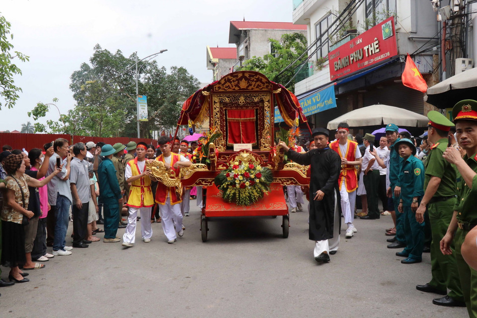  Đoàn rước tại lễ hội Đền Đô. (Ảnh: Thanh Thương/TTXVN)