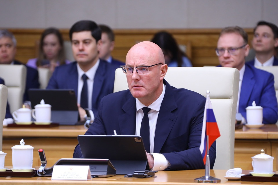 Phó Thủ tướng Nga Dmitry Chernyshenko tại khóa họp. (Ảnh: Văn Điệp/TTXVN)