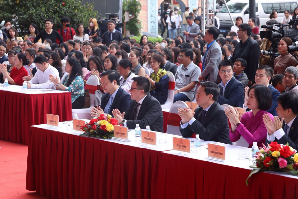 Phó Thủ tướng Trần Hồng Hà và các đại biểu tham dự Lễ bế mạc. (Ảnh: Hoàng Hiếu/TTXVN)