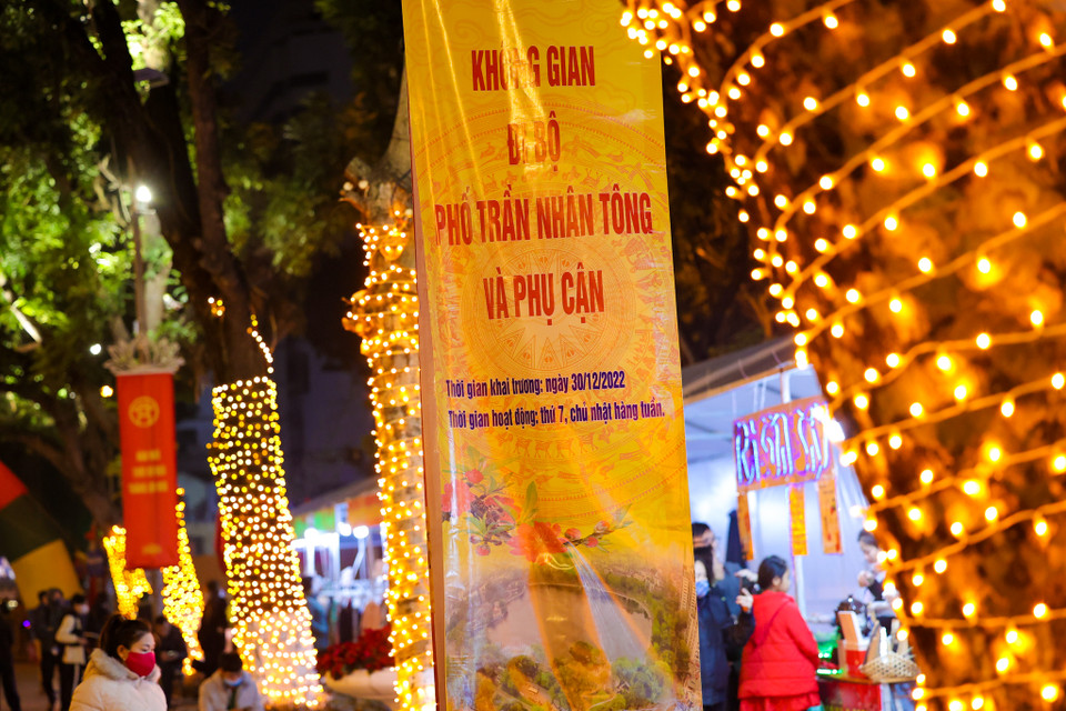 Đây là một trong những phố đi bộ tiếp theo của Thủ đô đi vào hoạt động nhằm đáp ứng nhu cầu vui chơi, giải trí của người dân. (Ảnh: Minh Sơn/Vietnam+)