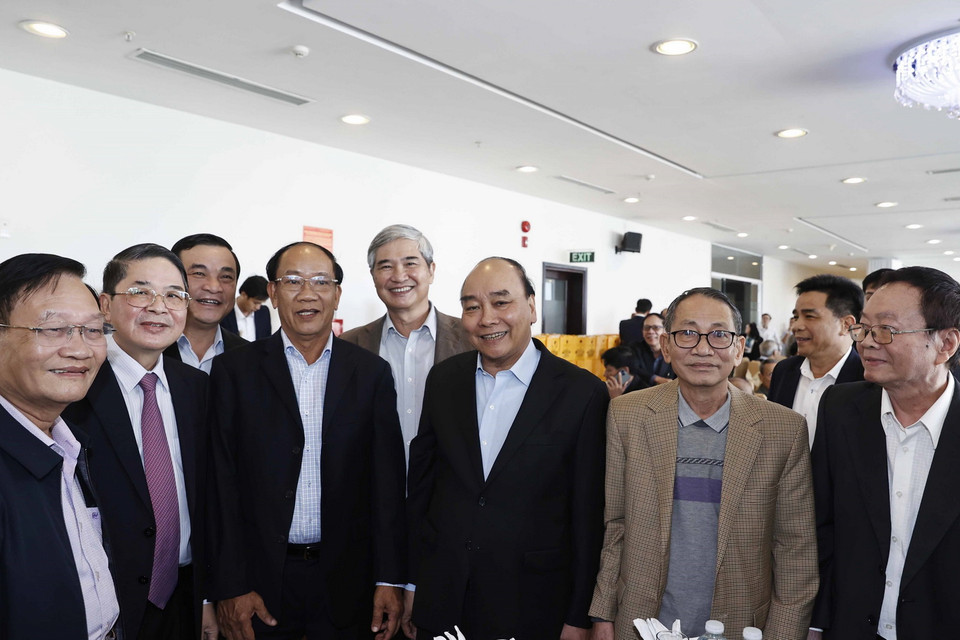 Chiều 31/12, tại Đà Nẵng, Chủ tịch nước Nguyễn Xuân Phúc và các đại biểu. (Ảnh: Thống Nhất/TTXVN)