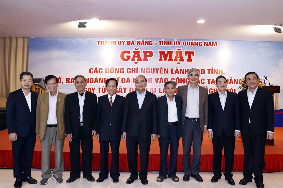 Chủ tịch nước chụp ảnh chung. (Ảnh: Thống Nhất/TTXVN)