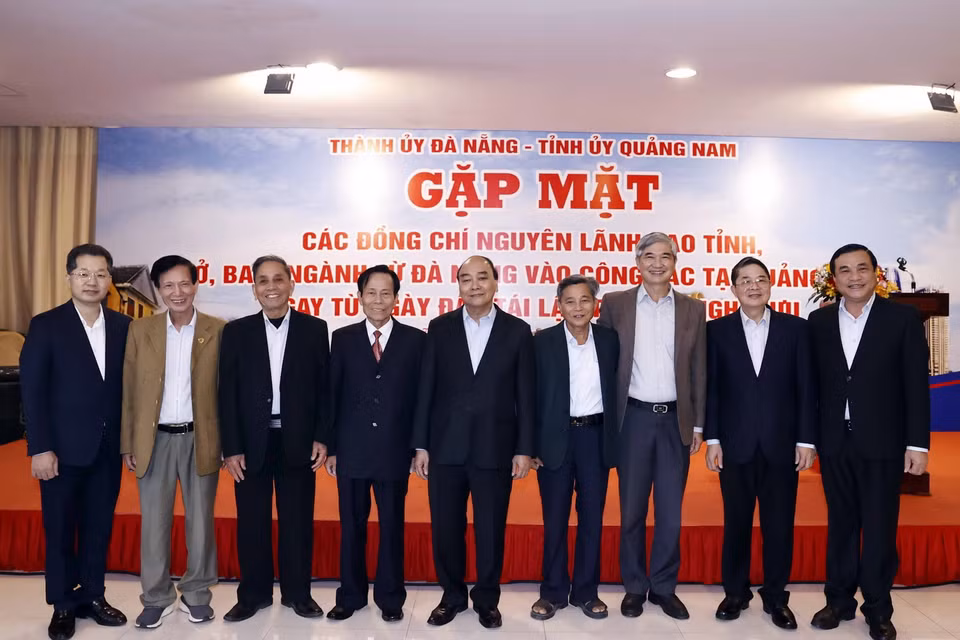 Chủ tịch nước chụp ảnh chung. (Ảnh: Thống Nhất/TTXVN)