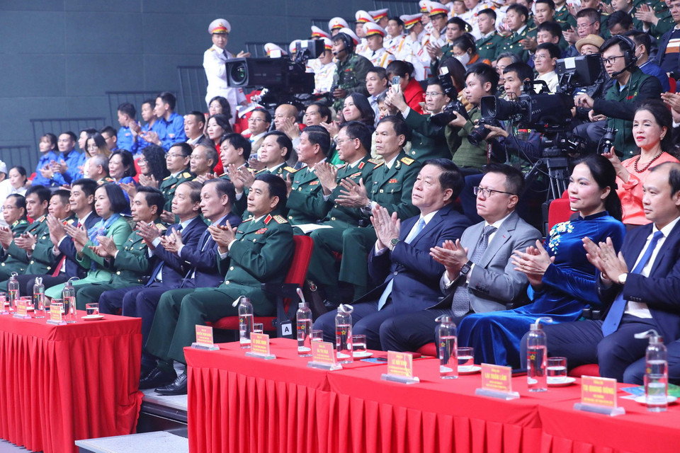 Đại biểu dự buổi Lễ trao giải cuộc thi ảnh nghệ thuật cấp quốc gia “Tự hào một dải biên cương.” (Ảnh: Phương Hoa/TTXVN)