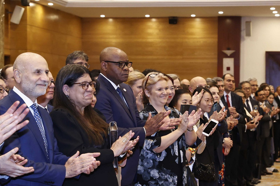 Các đại biểu nước ngoài dự lễ kỷ niệm. (Ảnh: TTXVN)