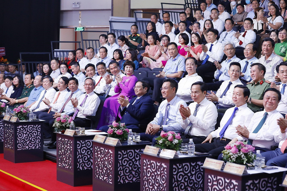 Thủ tướng Phạm Minh Chính và các đại biểu dự buổi lễ. (Ảnh: Dương Giang/TTXVN)