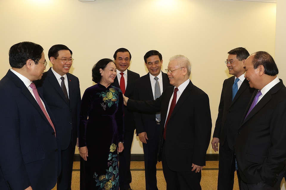  Tổng Bí thư Nguyễn Phú Trọng và các lãnh đạo Đảng, Nhà nước cùng các đại biểu dự bế mạc Hội nghị. (Ảnh: Trí Dũng/TTXVN)