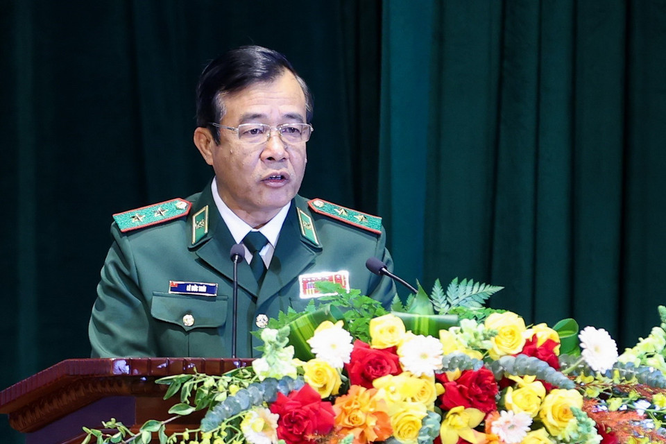 Trung tướng Lê Đức Thái, Tư lệnh Bộ đội Biên phòng báo cáo công tác biên phòng. (Ảnh: Dương Giang/TTXVN)