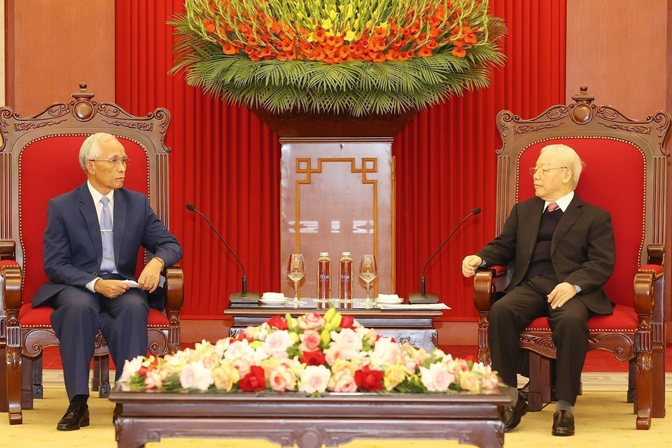 Chiều 13/12, tại Trụ sở Trung ương Đảng, Tổng Bí thư Nguyễn Phú Trọng tiếp ông Khamphan Pheuyavong, Bí thư Trung ương Đảng, Trưởng ban Tuyên huấn, Chủ tịch Hội đồng Lý luận Trung ương Đảng Nhân dân Cách mạng Lào sang thăm và làm việc tại Việt Nam. (Ảnh Trí Dũng/TTXVN)