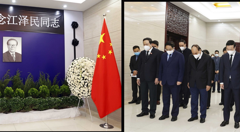 Lãnh đạo Đảng, Nhà nước, Chính phủ, Quốc hội, Mặt trận Tổ quốc Việt Nam do Chủ tịch nước Nguyễn Xuân Phúc dẫn đầu, viếng nguyên Tổng Bí thư, Chủ tịch Trung Quốc Giang Trạch Dân. (Ảnh: Thống Nhất/TTXVN)